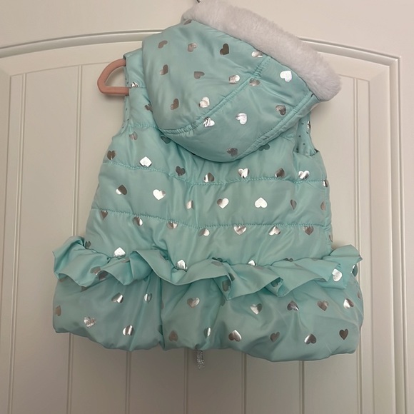 3-piece Girls Outfit with Puffer Vest - Picture 6 of 7